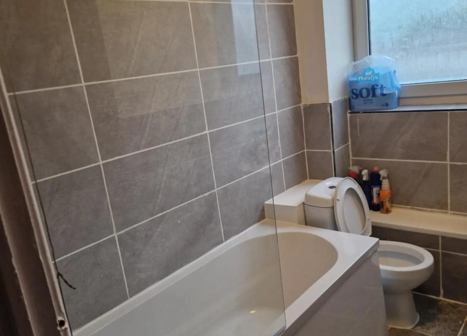 A Lovely Two Bedrooms Flat London 0*,  United Kingdom